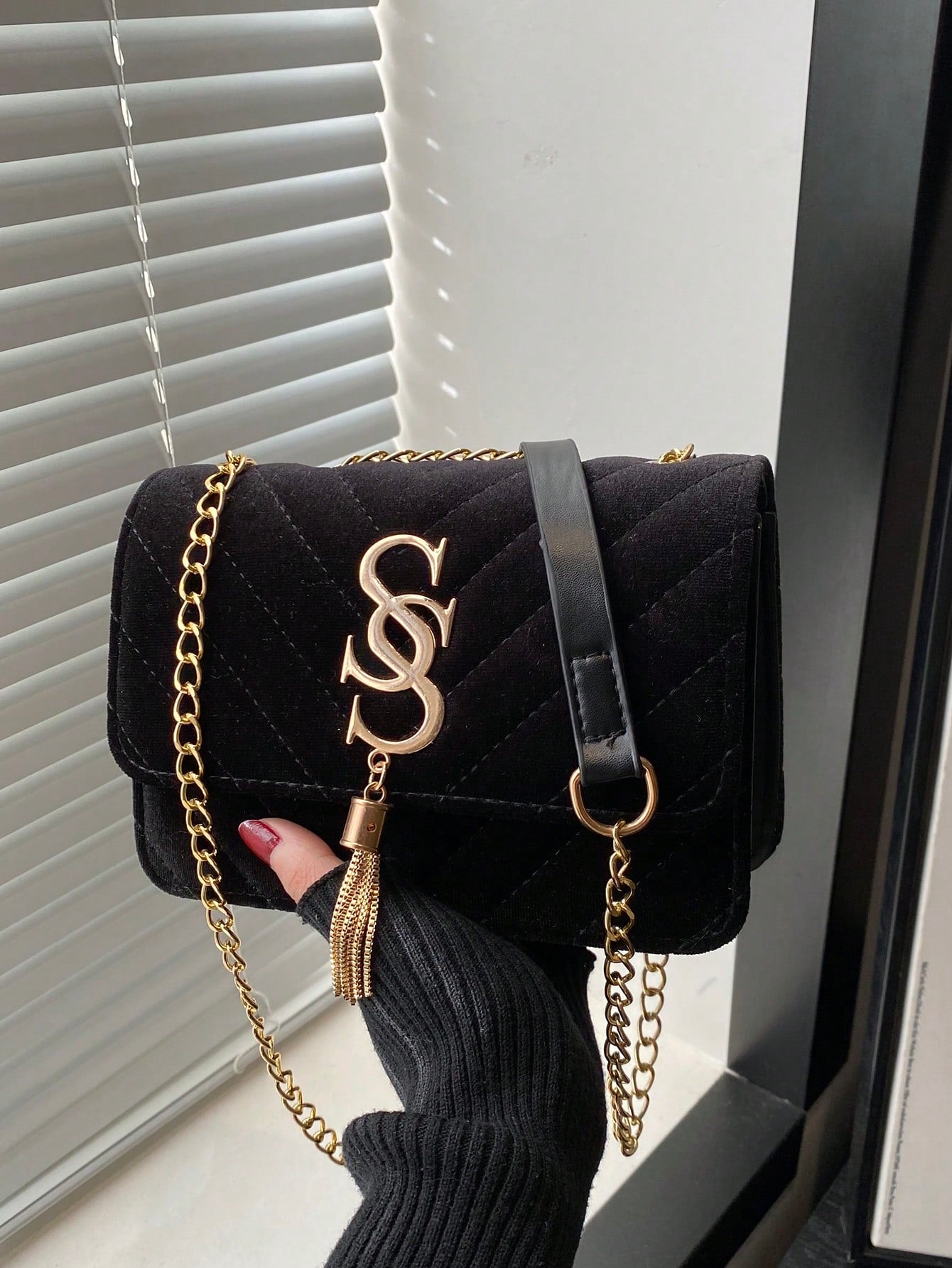 Women'S Fashion Solid Color PU Leather Quilted Shoulder Bag, Versatile Flap Banquet Evening Chain Crossbody Bag, New Casual Square Vacation Travel Mobile Phone Coin Purse, Daily Commuting Messenger Bags for White Collar and Student